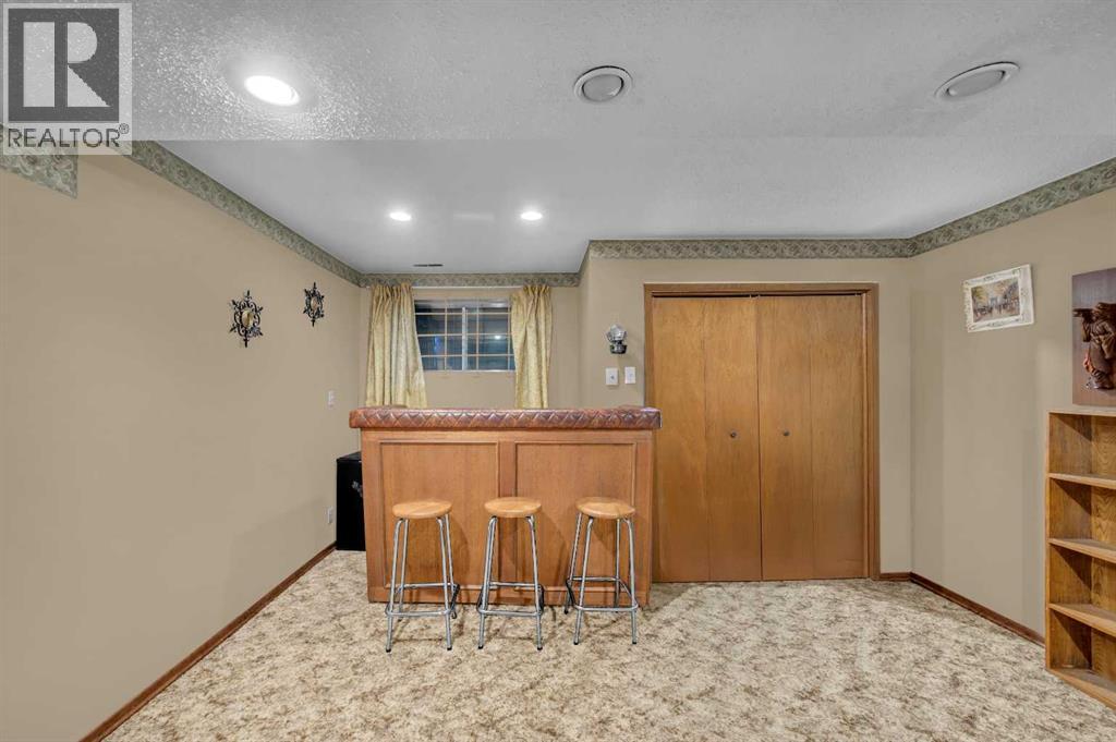 Single Family House Bi-level for Sale in  Berwick Close NW Beddington Heights Calgary 