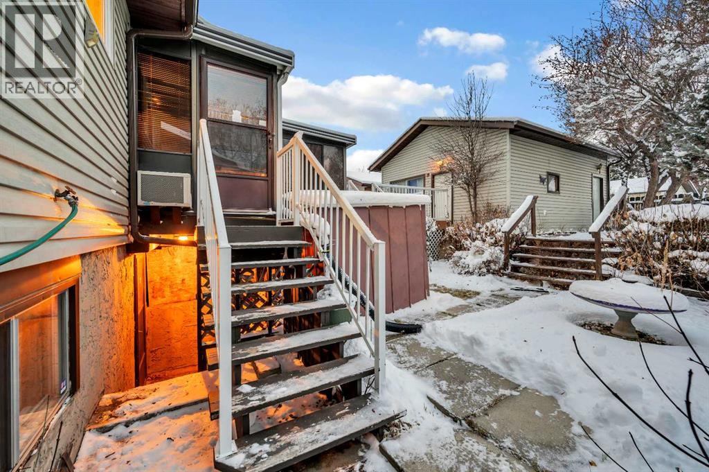 Single Family House Bi-level for Sale in  Berwick Close NW Beddington Heights Calgary 