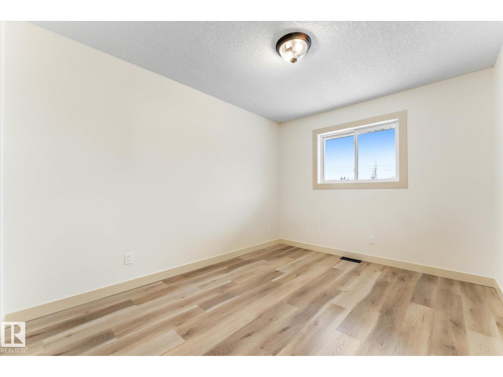 5104 47 ST, Stony Plain