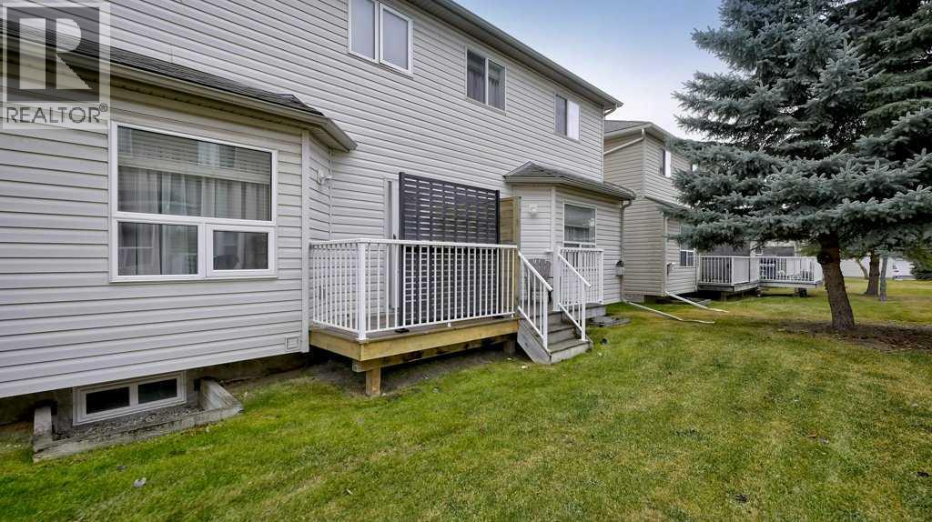 Single Family House for Sale in  Mt Aberdeen Manor SE McKenzie Lake Calgary 