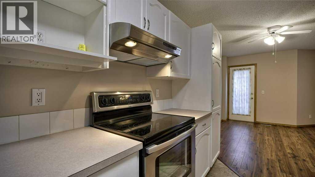 Single Family House for Sale in  Mt Aberdeen Manor SE McKenzie Lake Calgary 