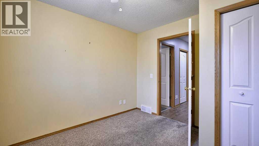 Single Family House for Sale in  Mt Aberdeen Manor SE McKenzie Lake Calgary 