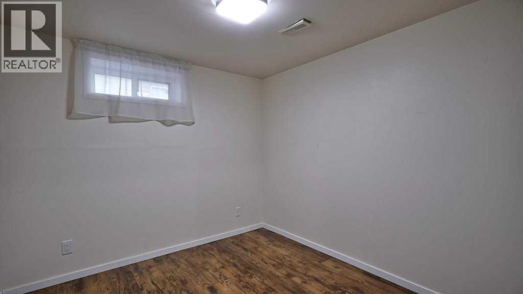 Single Family House for Sale in  Mt Aberdeen Manor SE McKenzie Lake Calgary 