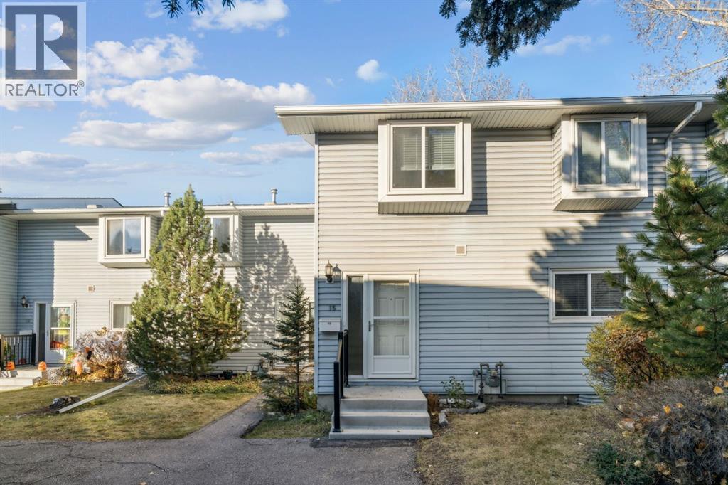 15, 4810 40 Avenue SW, Calgary, Alberta