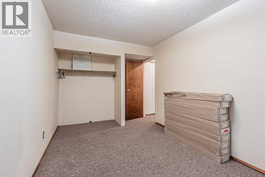 Single Family House 4 Level for Sale in  Castlebrook Rise NE Castleridge Calgary 