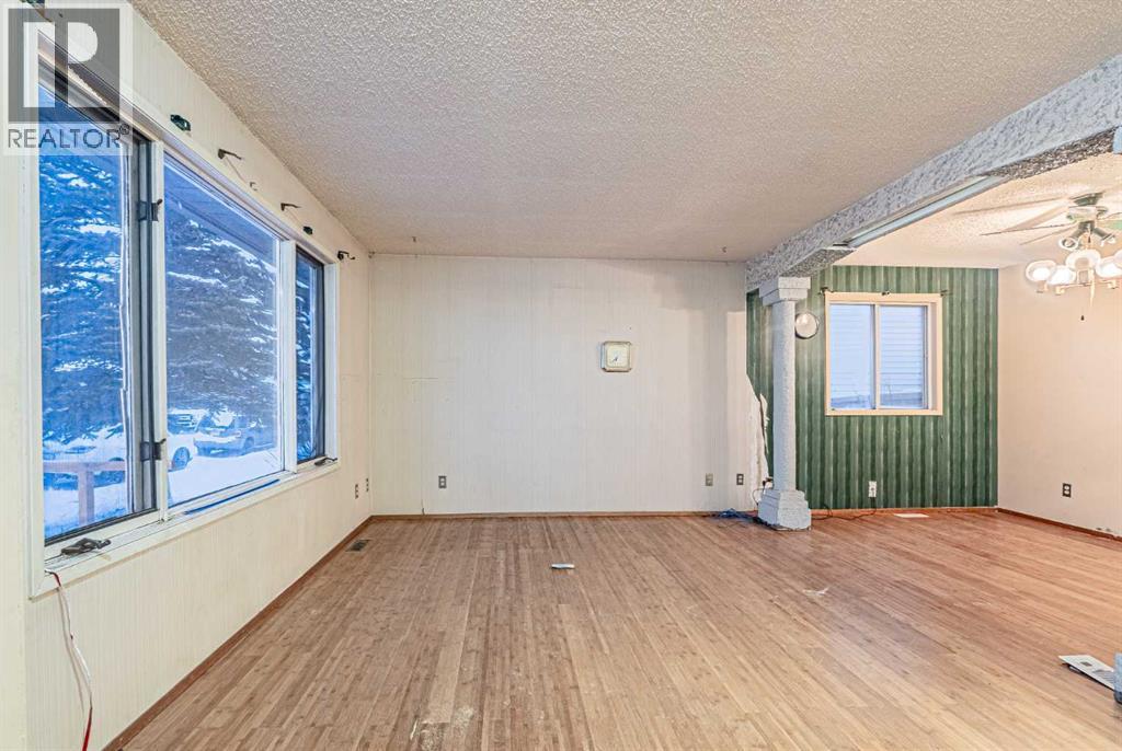 Single Family House 4 Level for Sale in  Castlebrook Rise NE Castleridge Calgary 