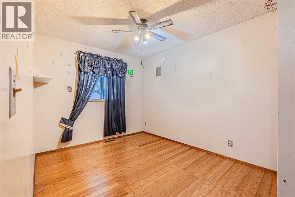 Single Family House 4 Level for Sale in  Castlebrook Rise NE Castleridge Calgary 