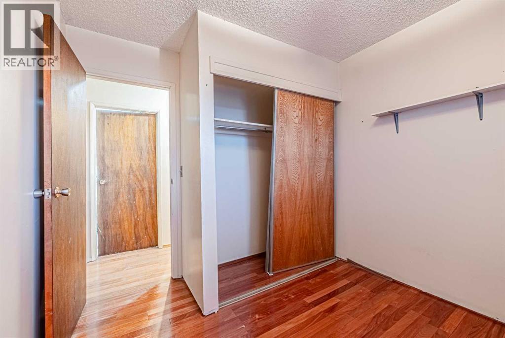 Single Family House 4 Level for Sale in  Castlebrook Rise NE Castleridge Calgary 