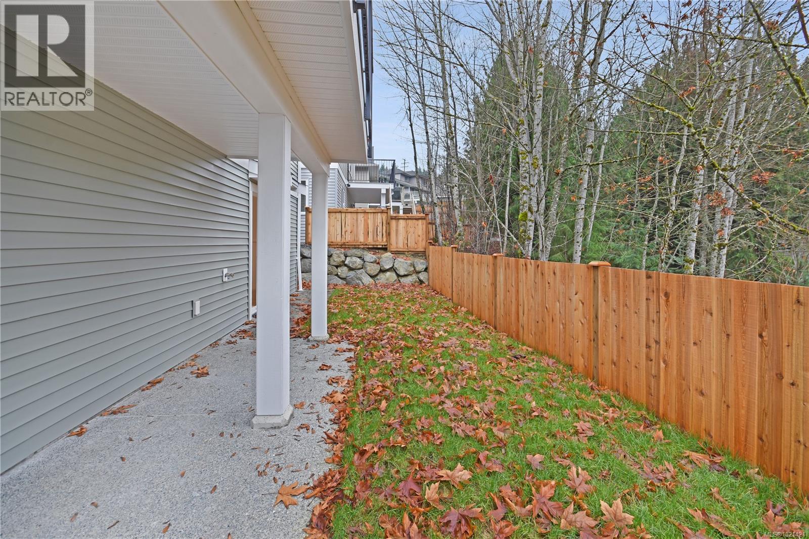 1013 Rozzano Pl, Ladysmith