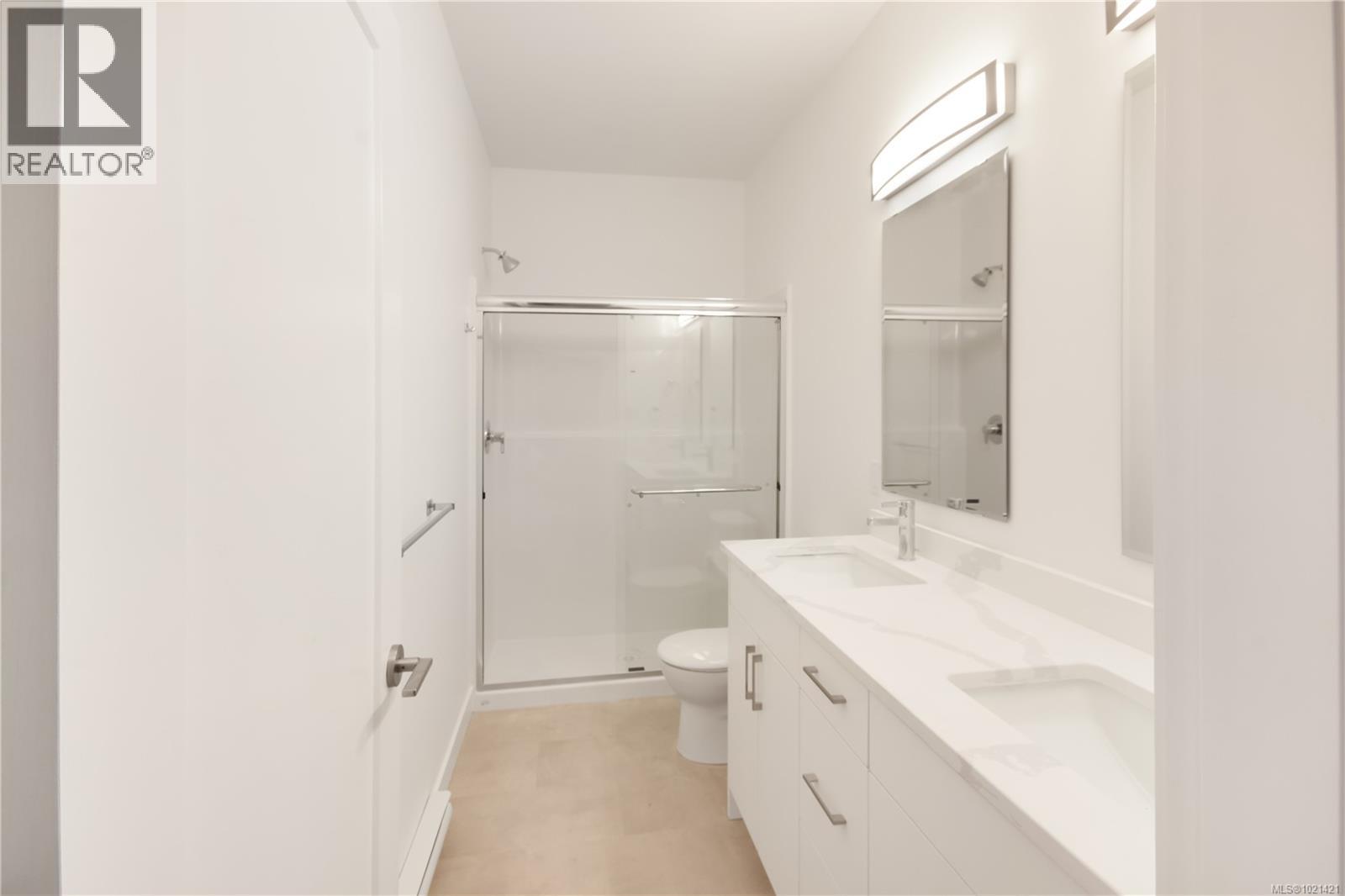 1013 Rozzano Pl, Ladysmith