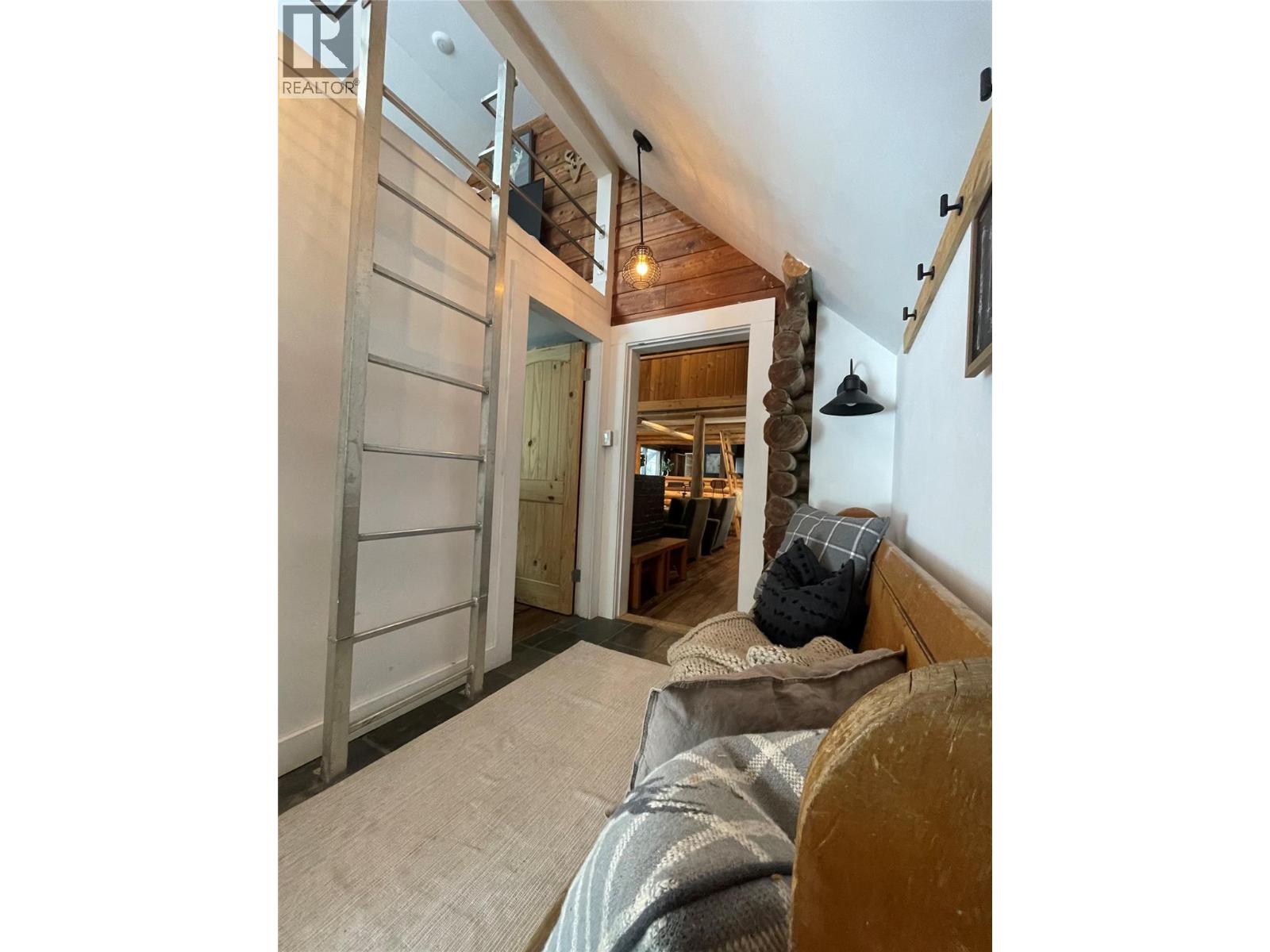 1166 APEX MOUNTAIN Road, Penticton