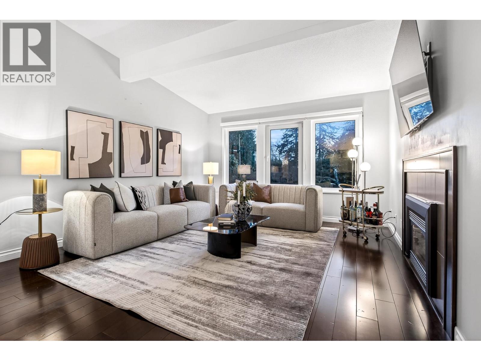 1614 LYNN VALLEY ROAD, North Vancouver