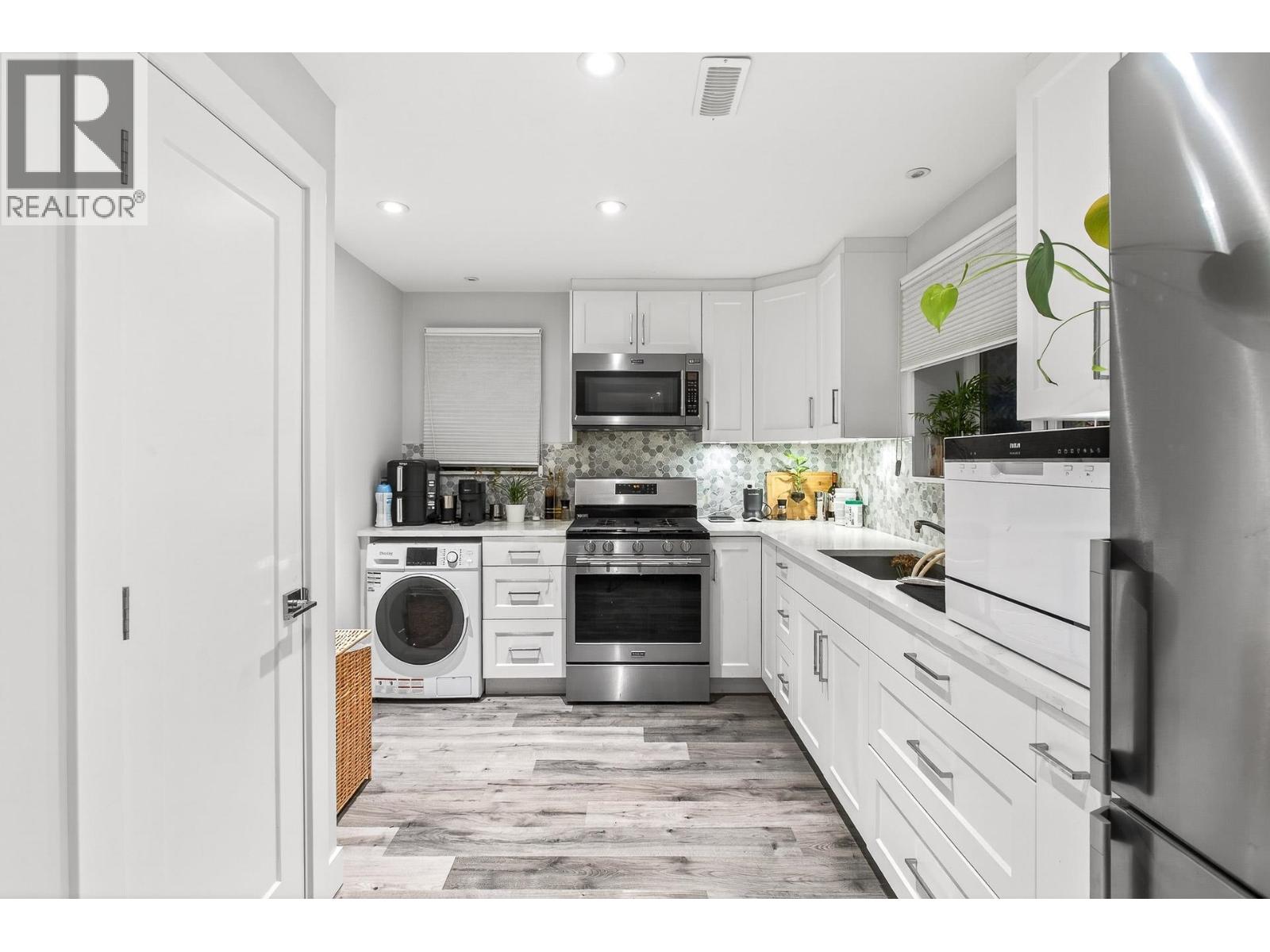 1614 LYNN VALLEY ROAD, North Vancouver