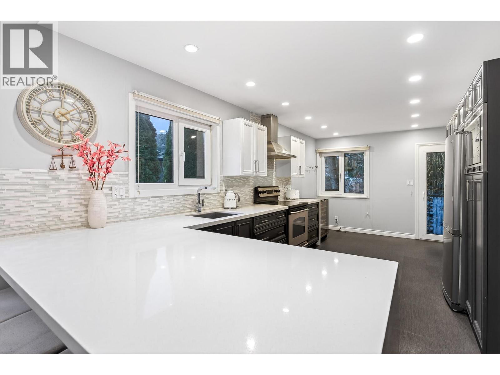 1614 LYNN VALLEY ROAD, North Vancouver