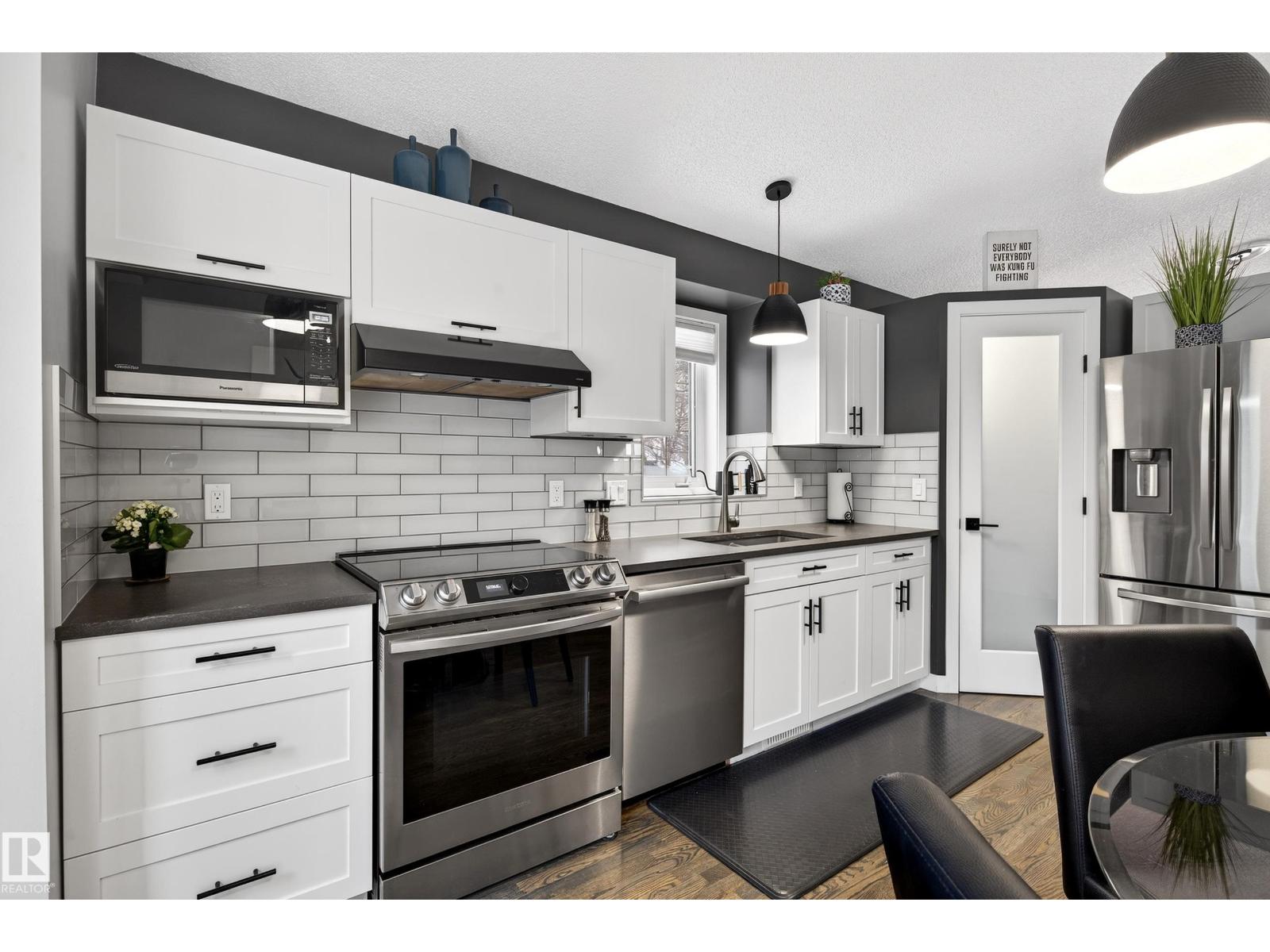 1 HUNTER PL, St. Albert