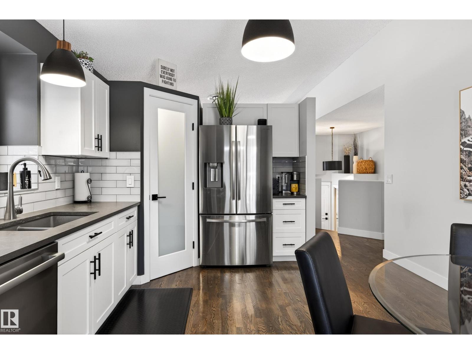 1 HUNTER PL, St. Albert