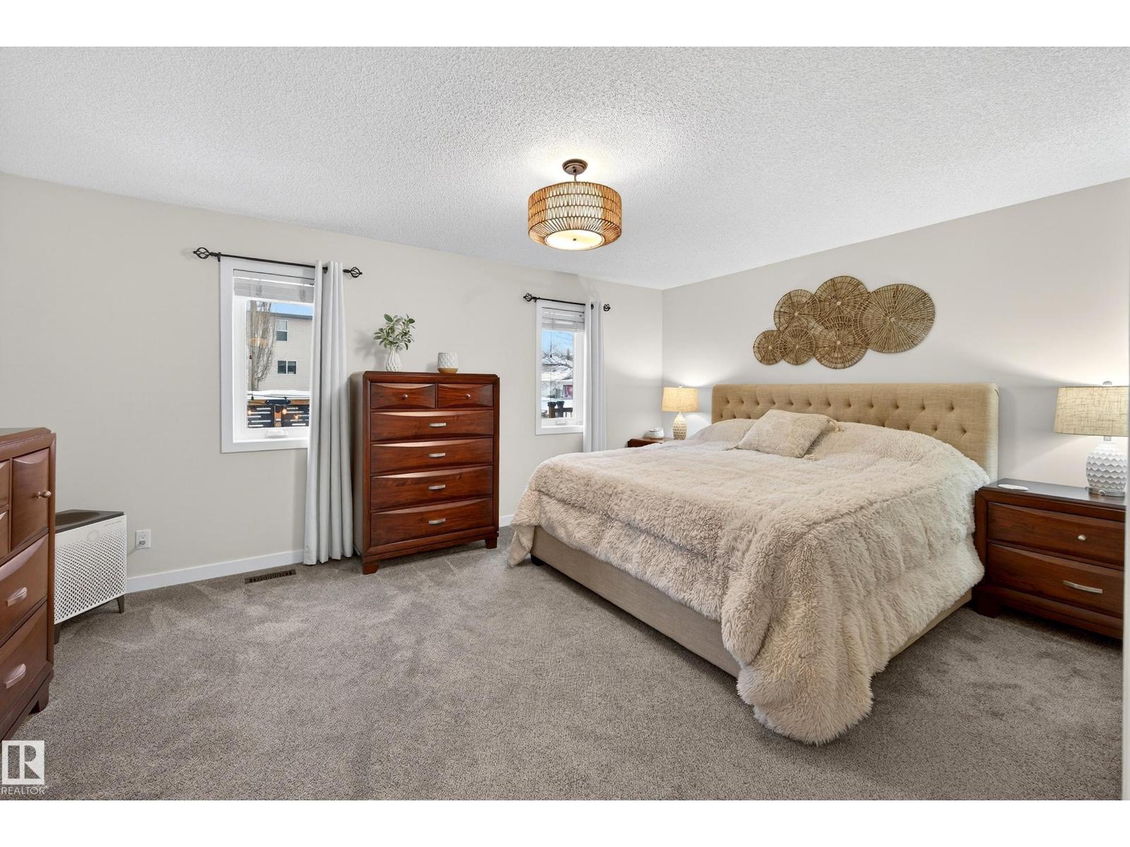 1 HUNTER PL, St. Albert