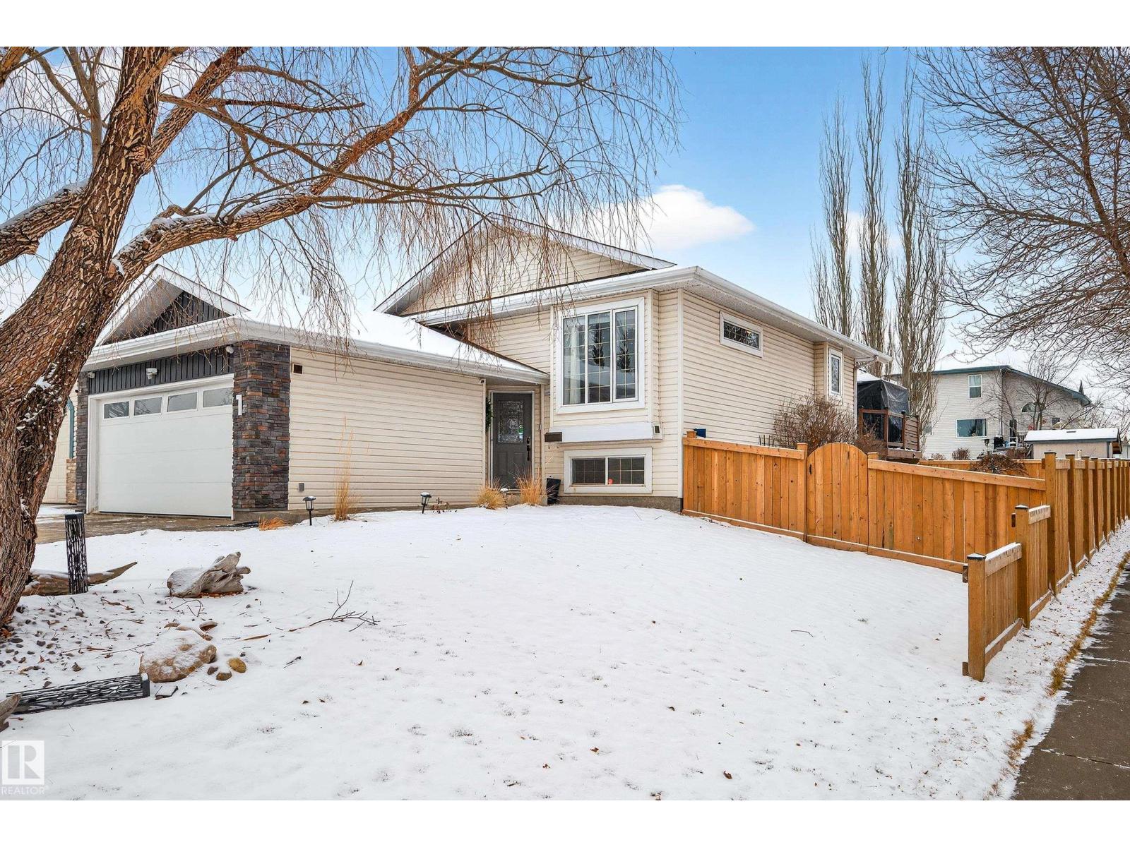 1 HUNTER PL, St. Albert
