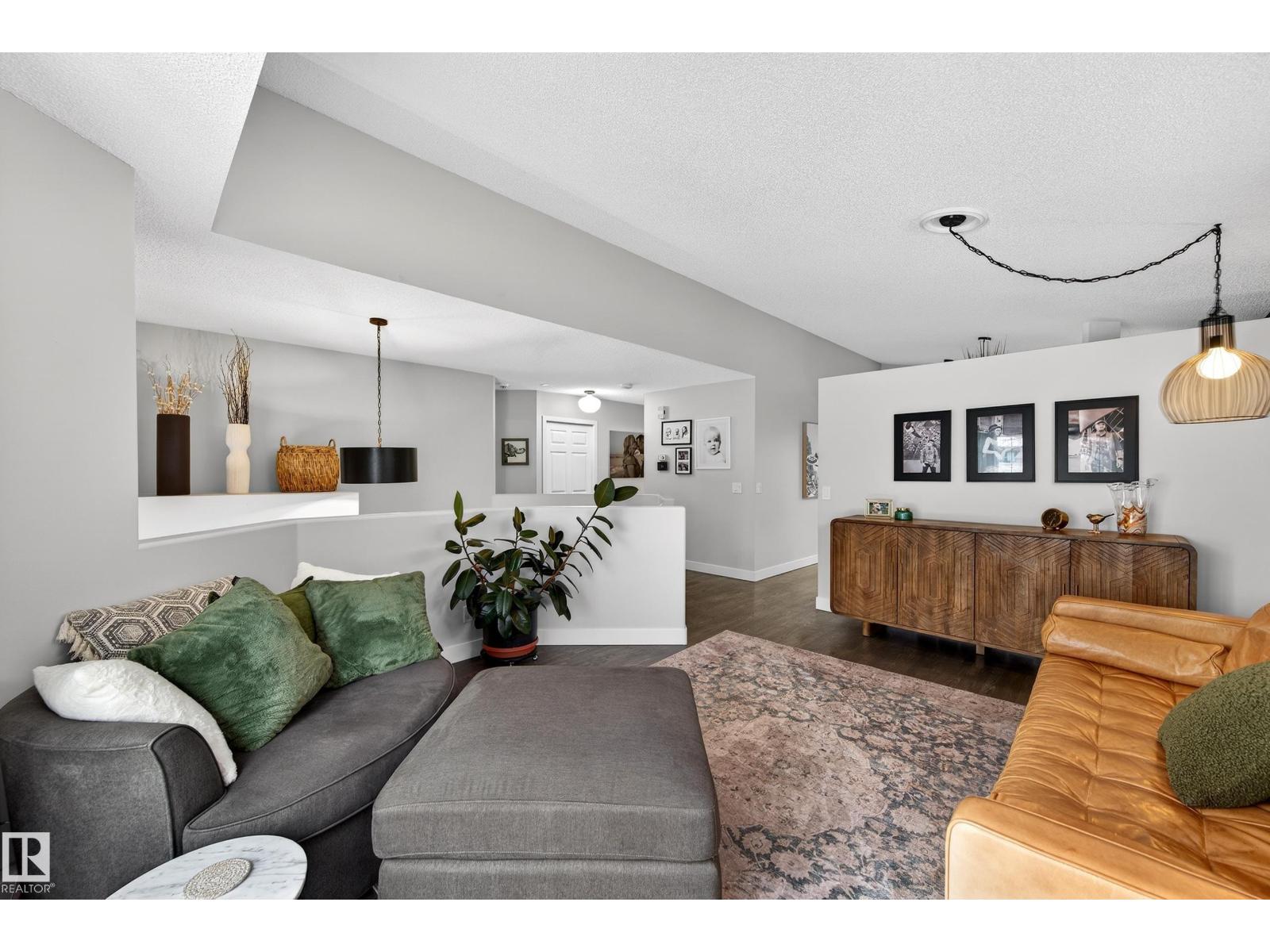 1 HUNTER PL, St. Albert