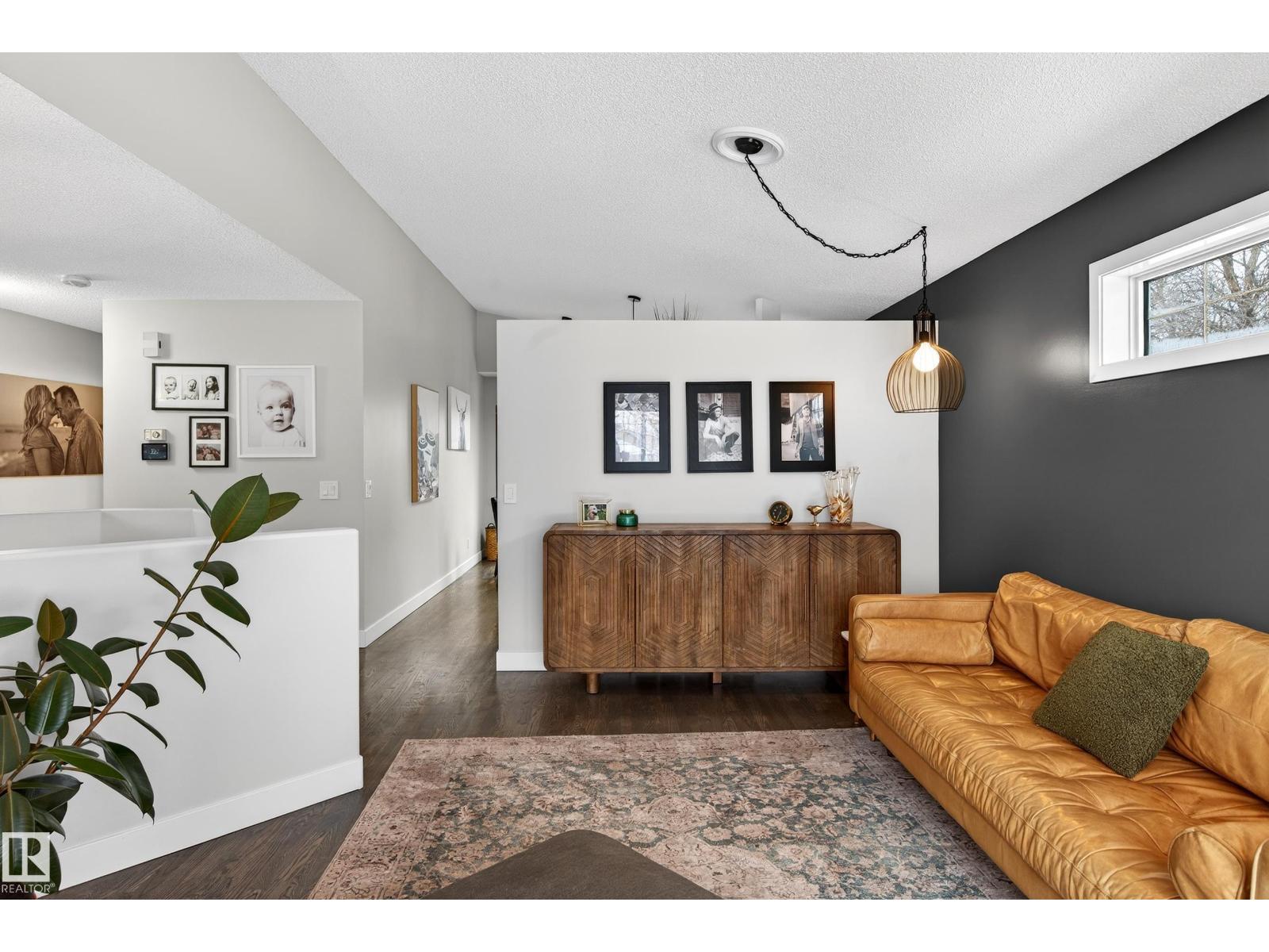 1 HUNTER PL, St. Albert