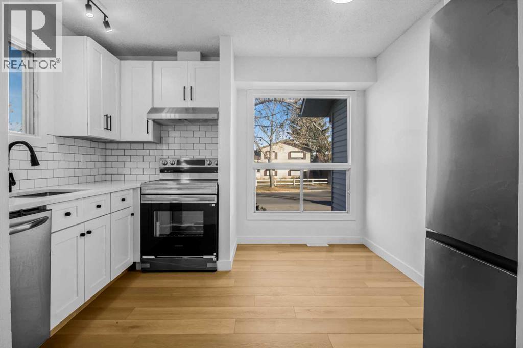 Single Family House for Sale in  Temple Drive NE Temple Calgary 