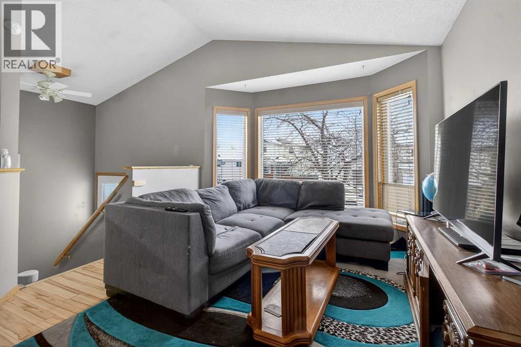 Single Family House Bi-level for Sale in  Erin Circle SE Erin Woods Calgary 