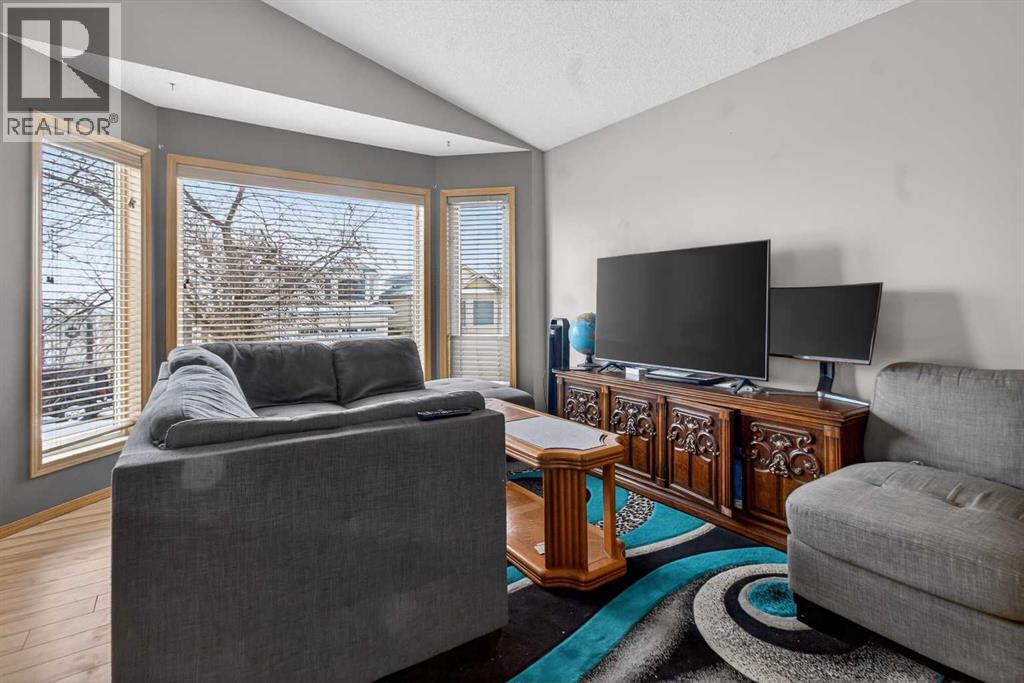 Single Family House Bi-level for Sale in  Erin Circle SE Erin Woods Calgary 