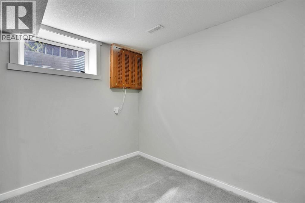 Single Family House for Sale in  Castlebrook Road NE Castleridge Calgary 