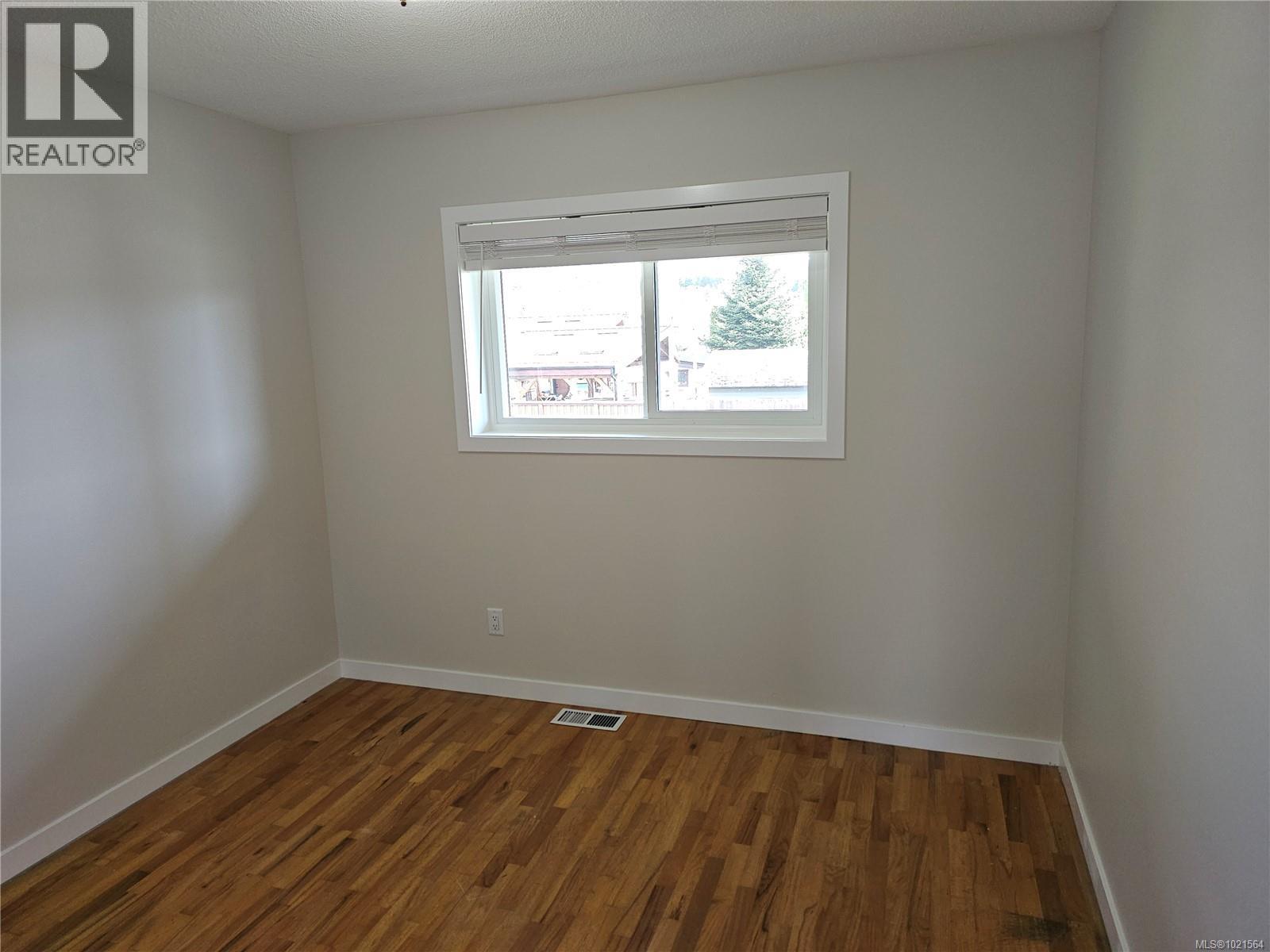 5890 CHESTERFIELD Ave, Duncan