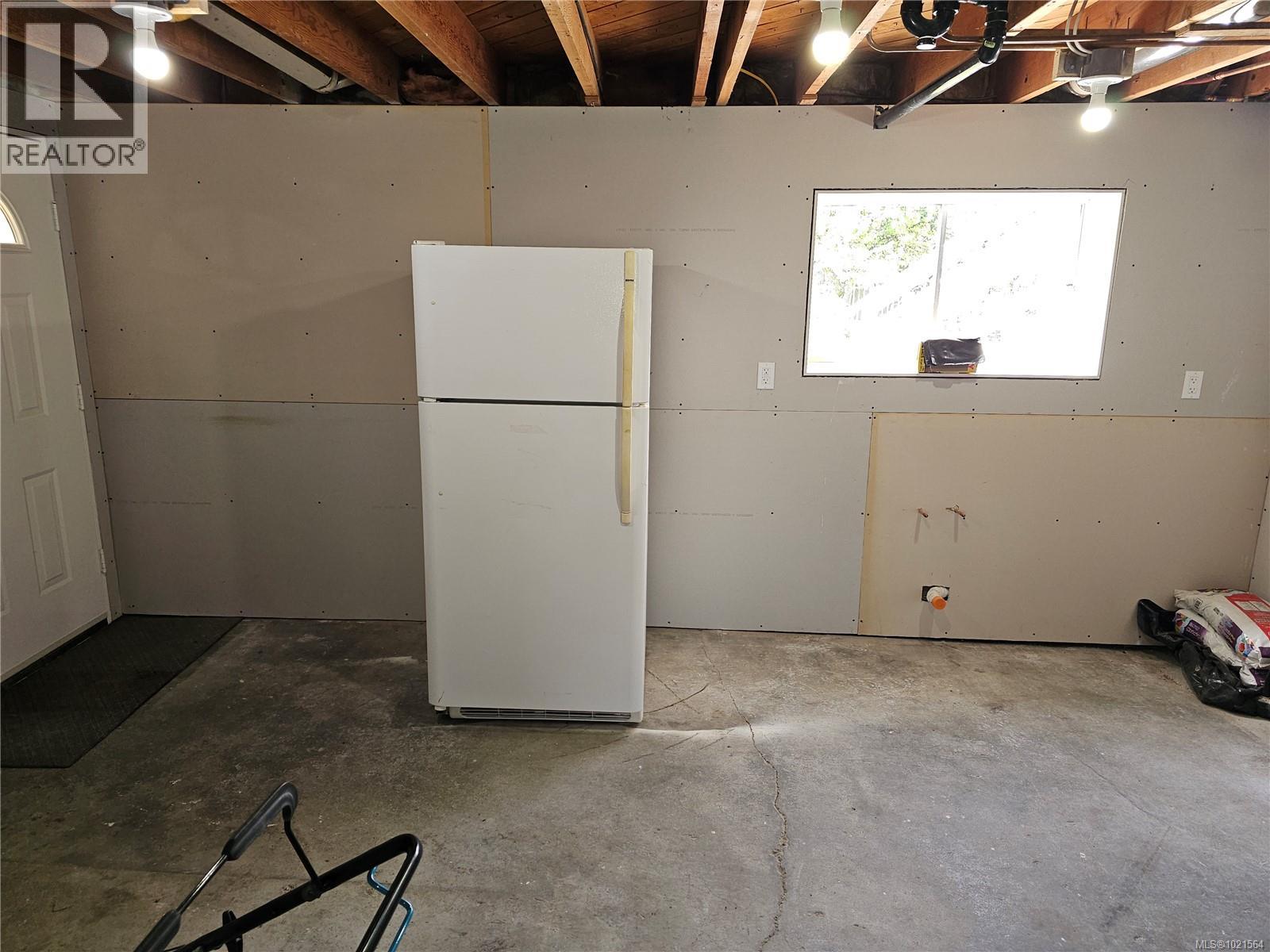 5890 CHESTERFIELD Ave, Duncan