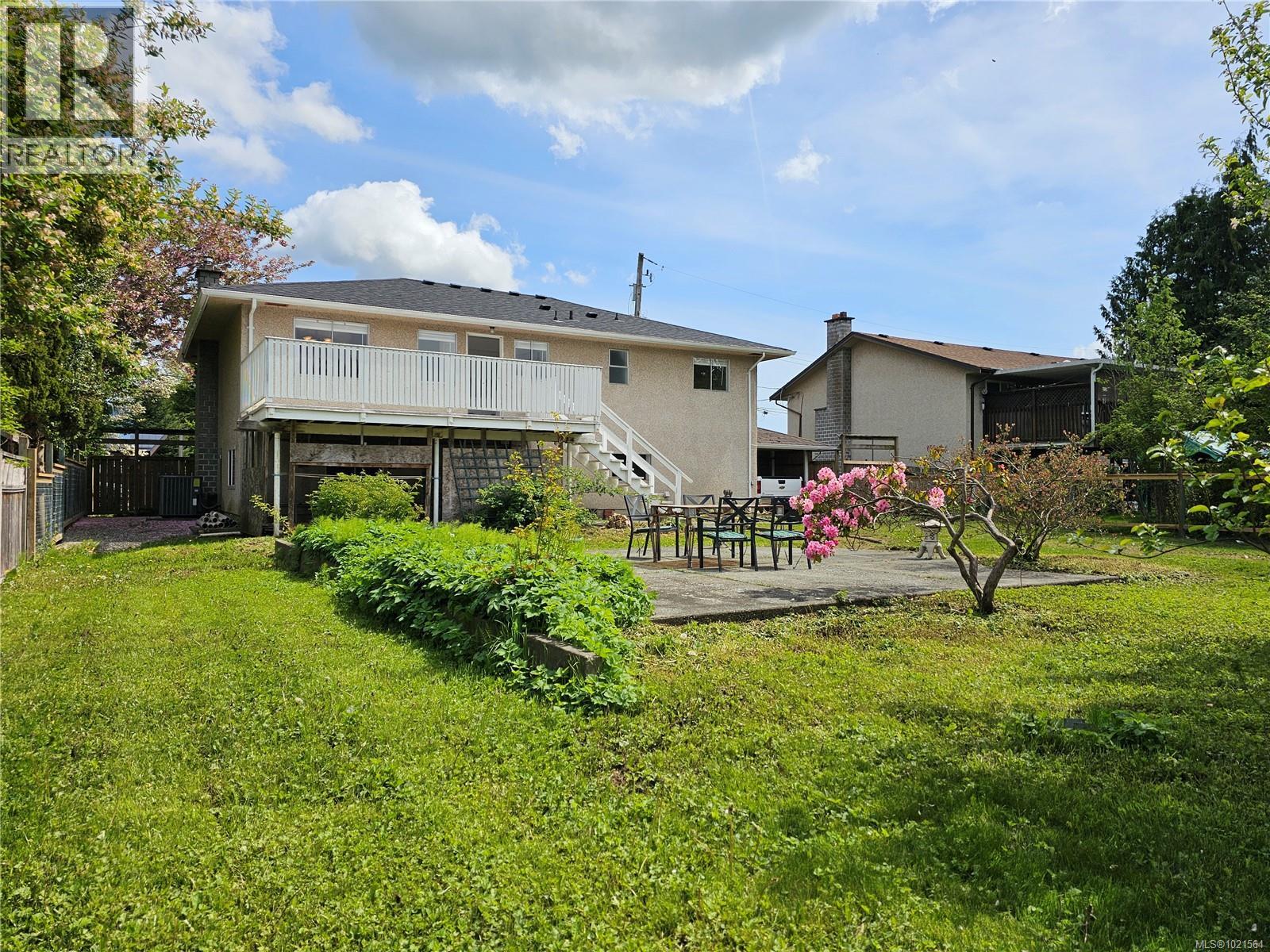 5890 CHESTERFIELD Ave, Duncan