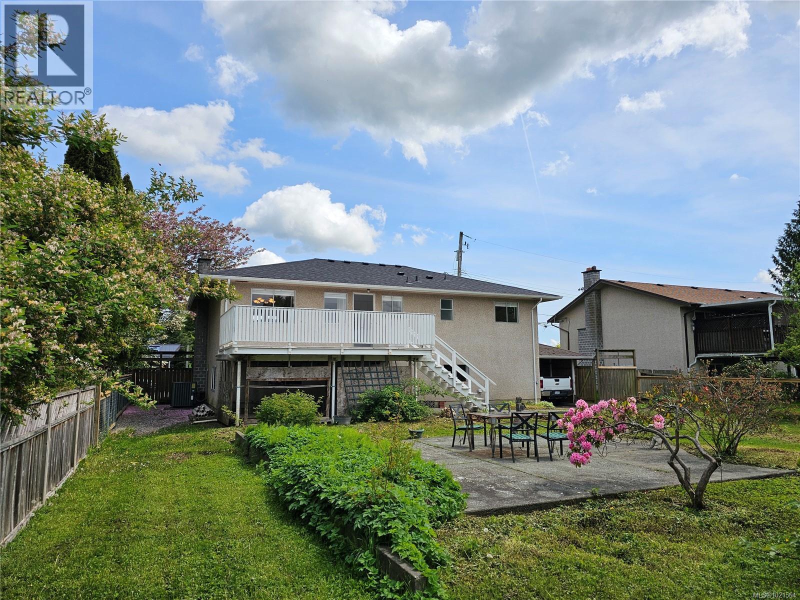 5890 CHESTERFIELD Ave, Duncan