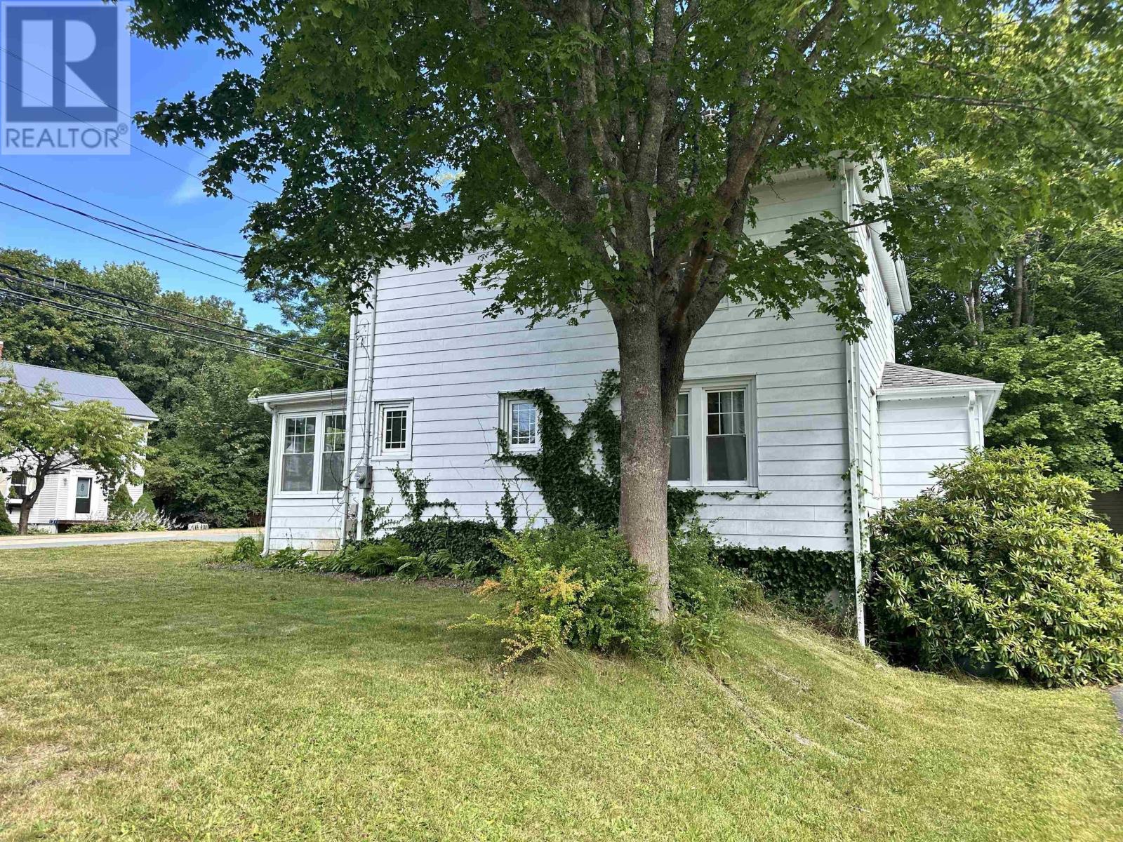 Property 21 of 23 of 130 School Street