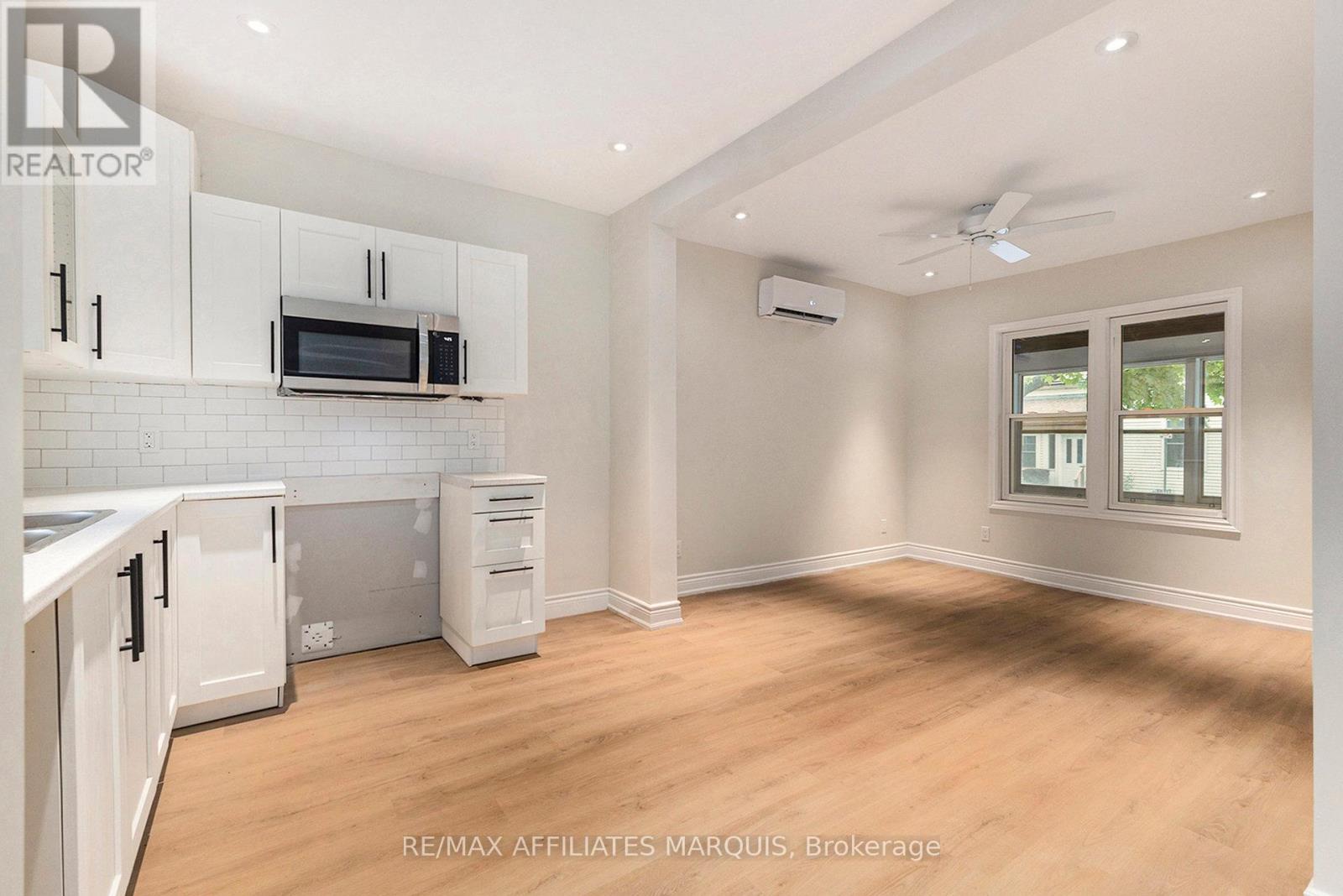32 D'ARCY STREET - 17
