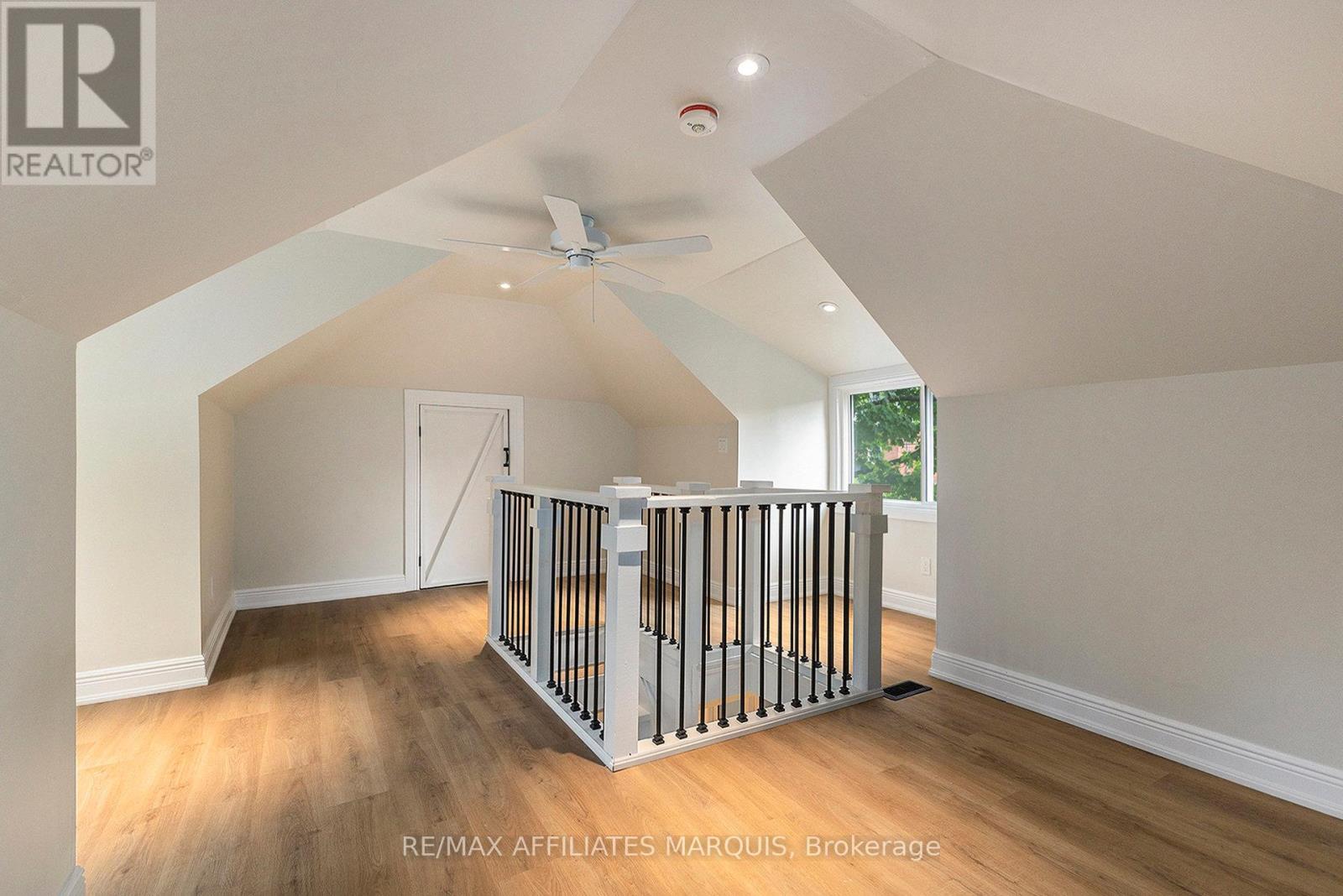 32 D'ARCY STREET - 21