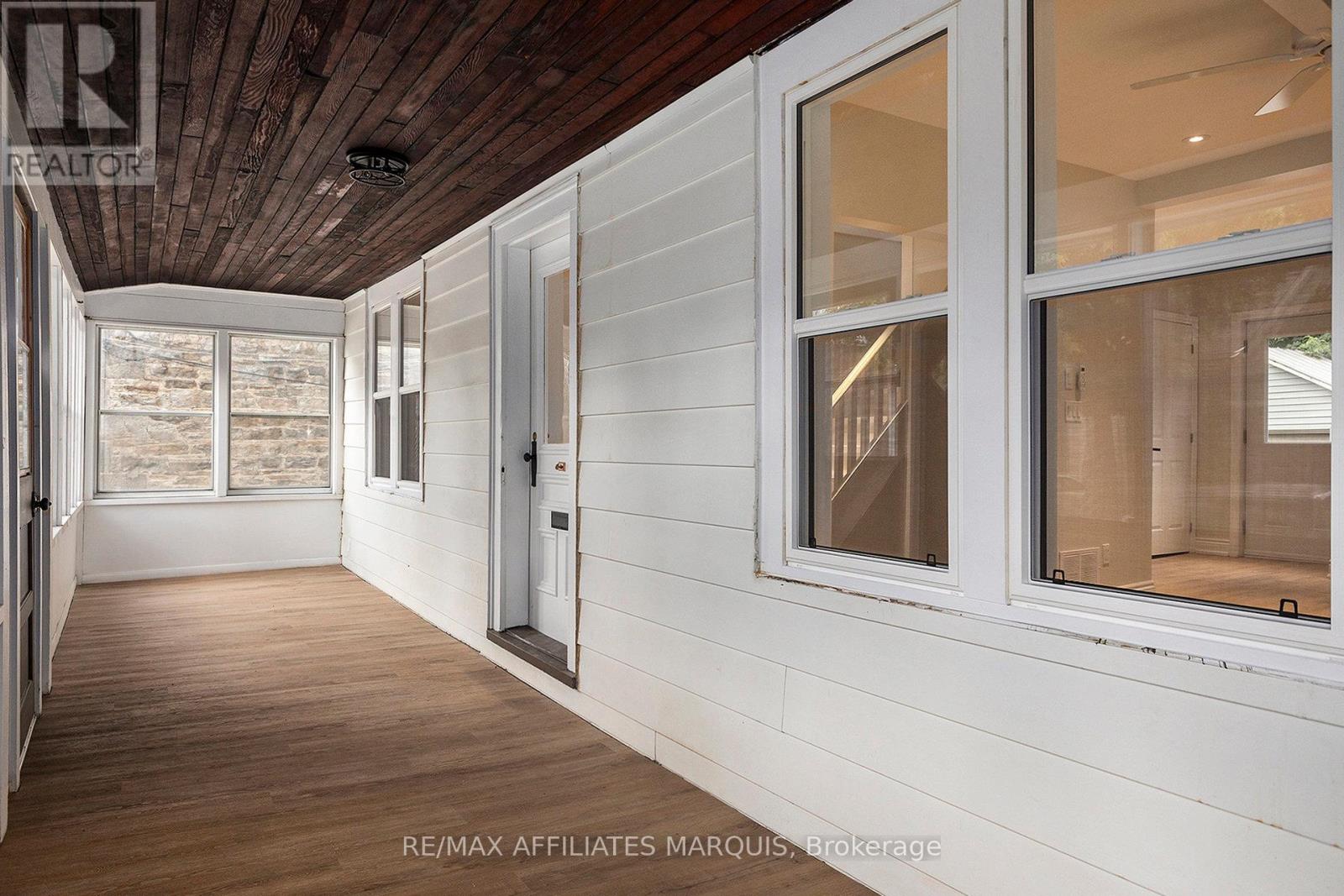 32 D'ARCY STREET - 6