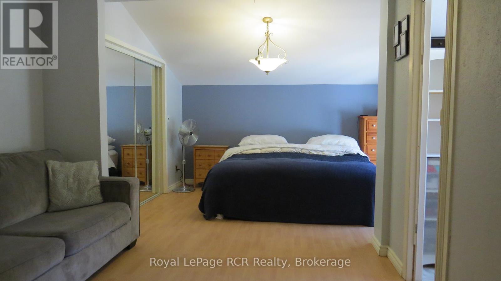 164 EDWARD STREET - 37