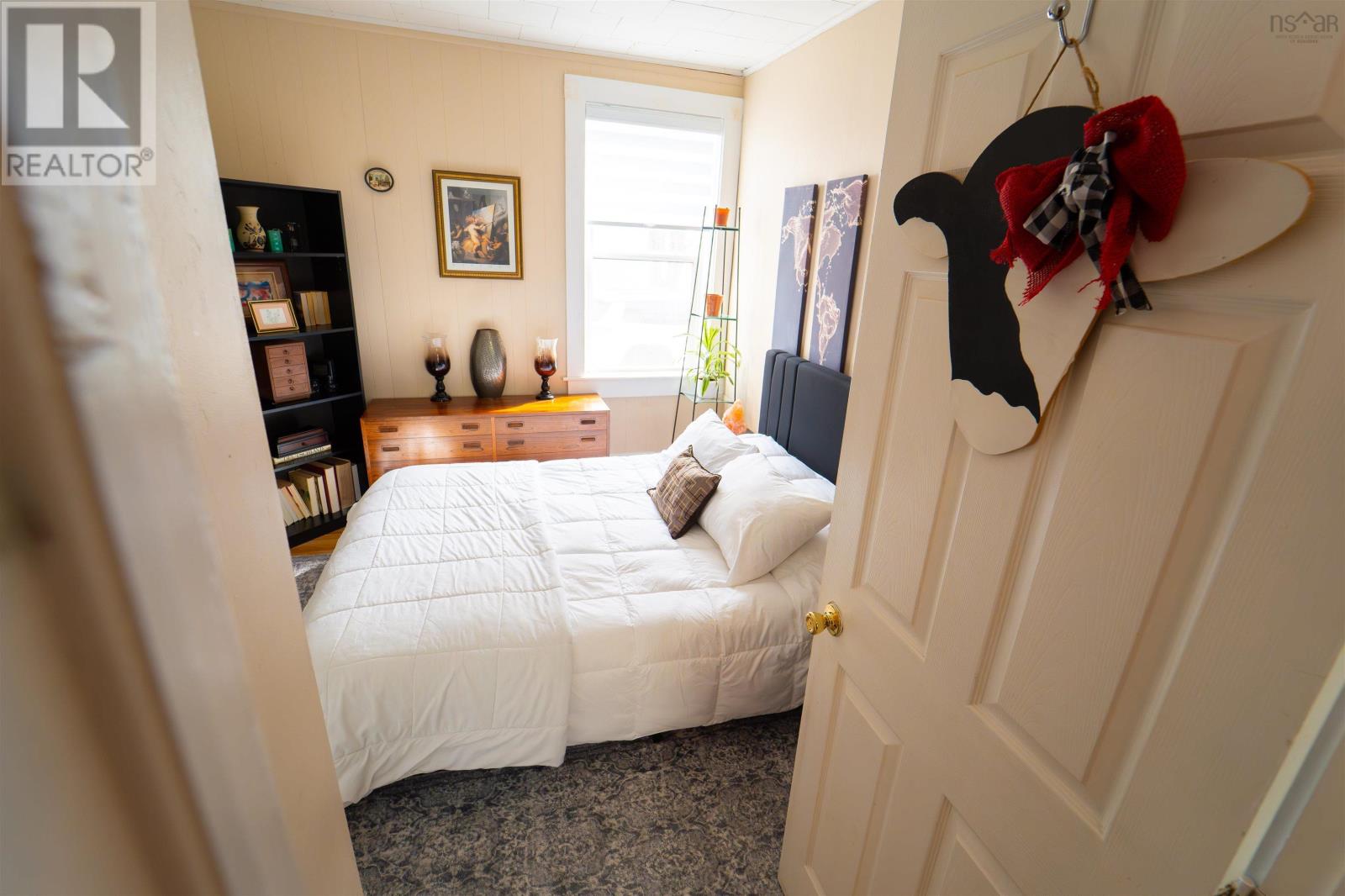 Property 26 of 50 of 33 Pleasant Street