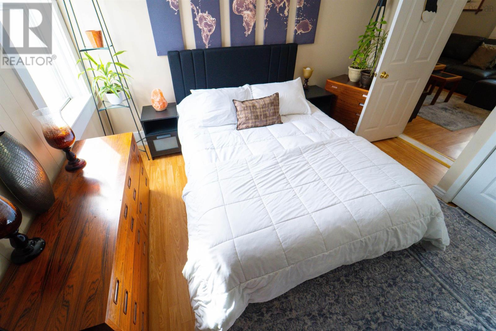 Property 27 of 50 of 33 Pleasant Street