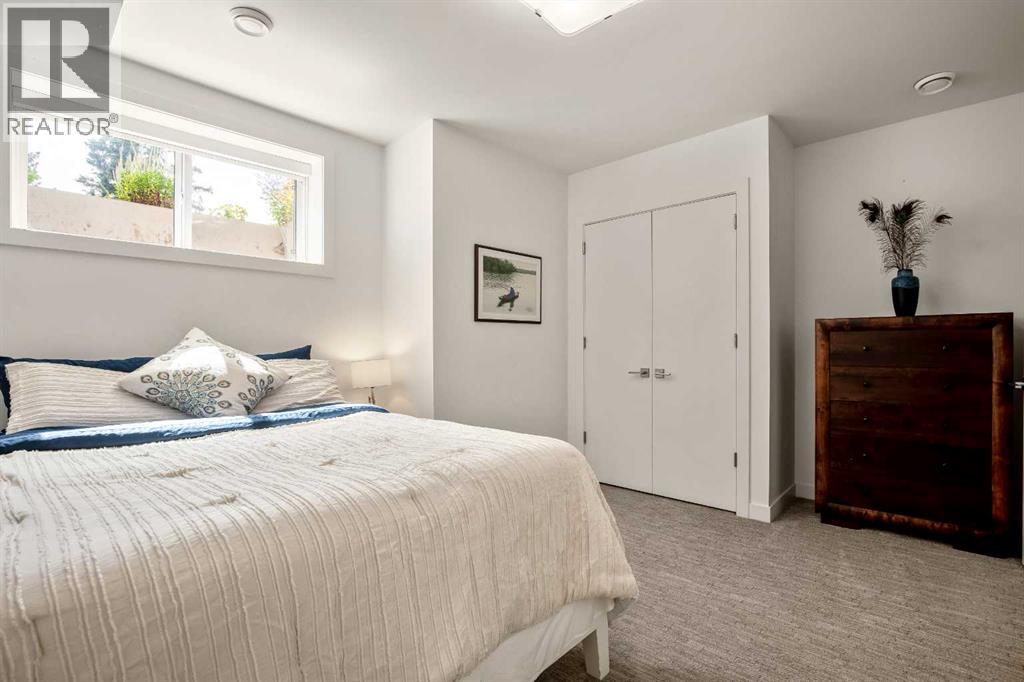 Single Family House for Sale in   Avenue SW North Glenmore Park Calgary 