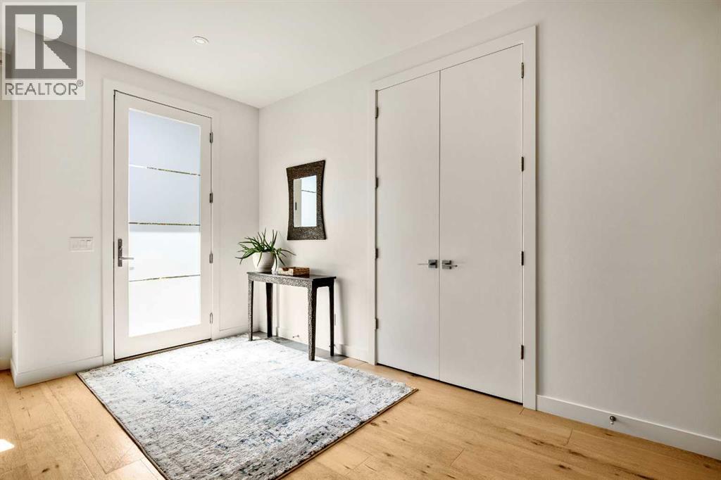 Single Family House for Sale in   Avenue SW North Glenmore Park Calgary 