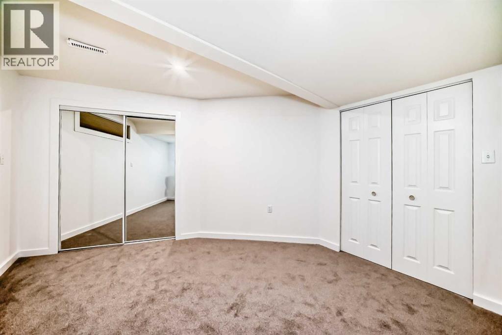 Single Family House for Sale in  Douglas Woods Hill SE Douglasdale/Glen Calgary 