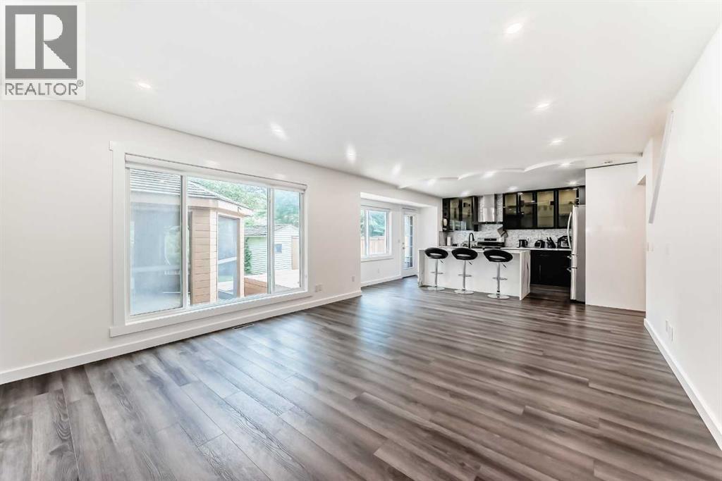 Single Family House for Sale in  Douglas Woods Hill SE Douglasdale/Glen Calgary 