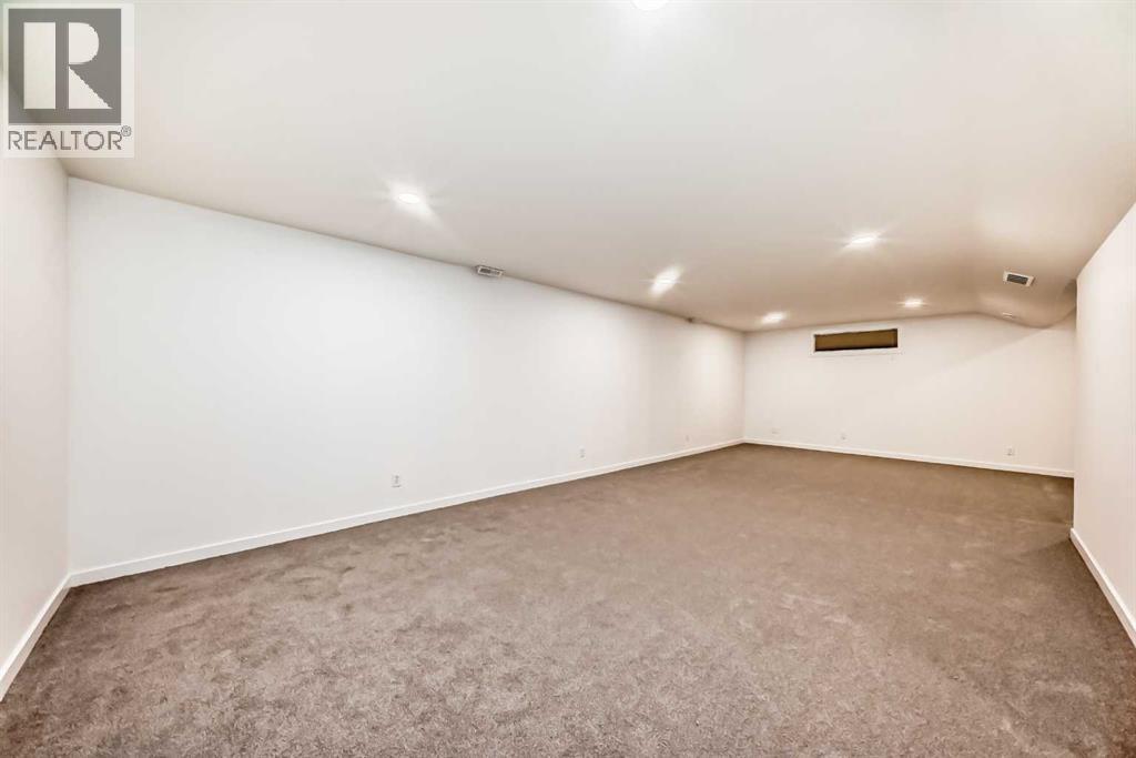 Single Family House for Sale in  Douglas Woods Hill SE Douglasdale/Glen Calgary 