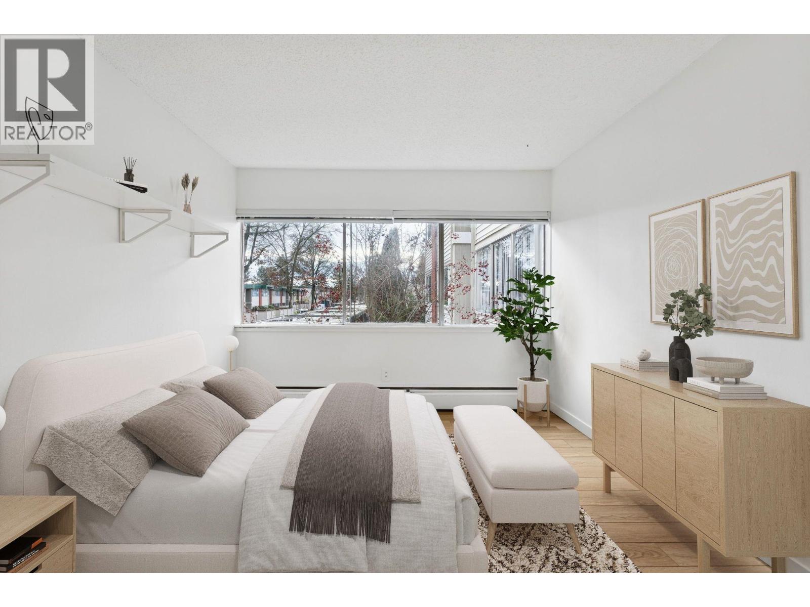 879 WESTVIEW CRESCENT, North Vancouver