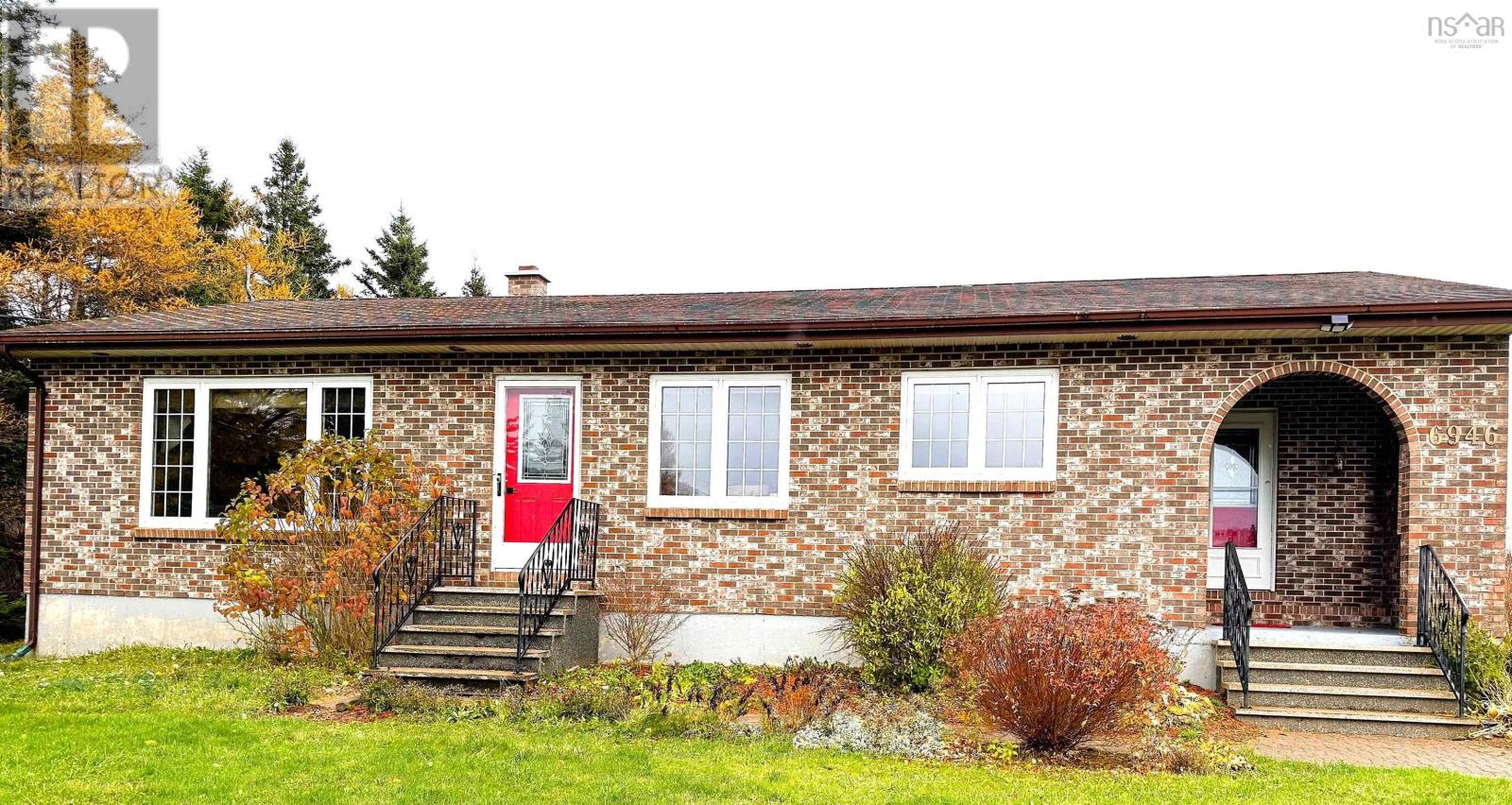 Property photo of 6946 Highway 19 Highway