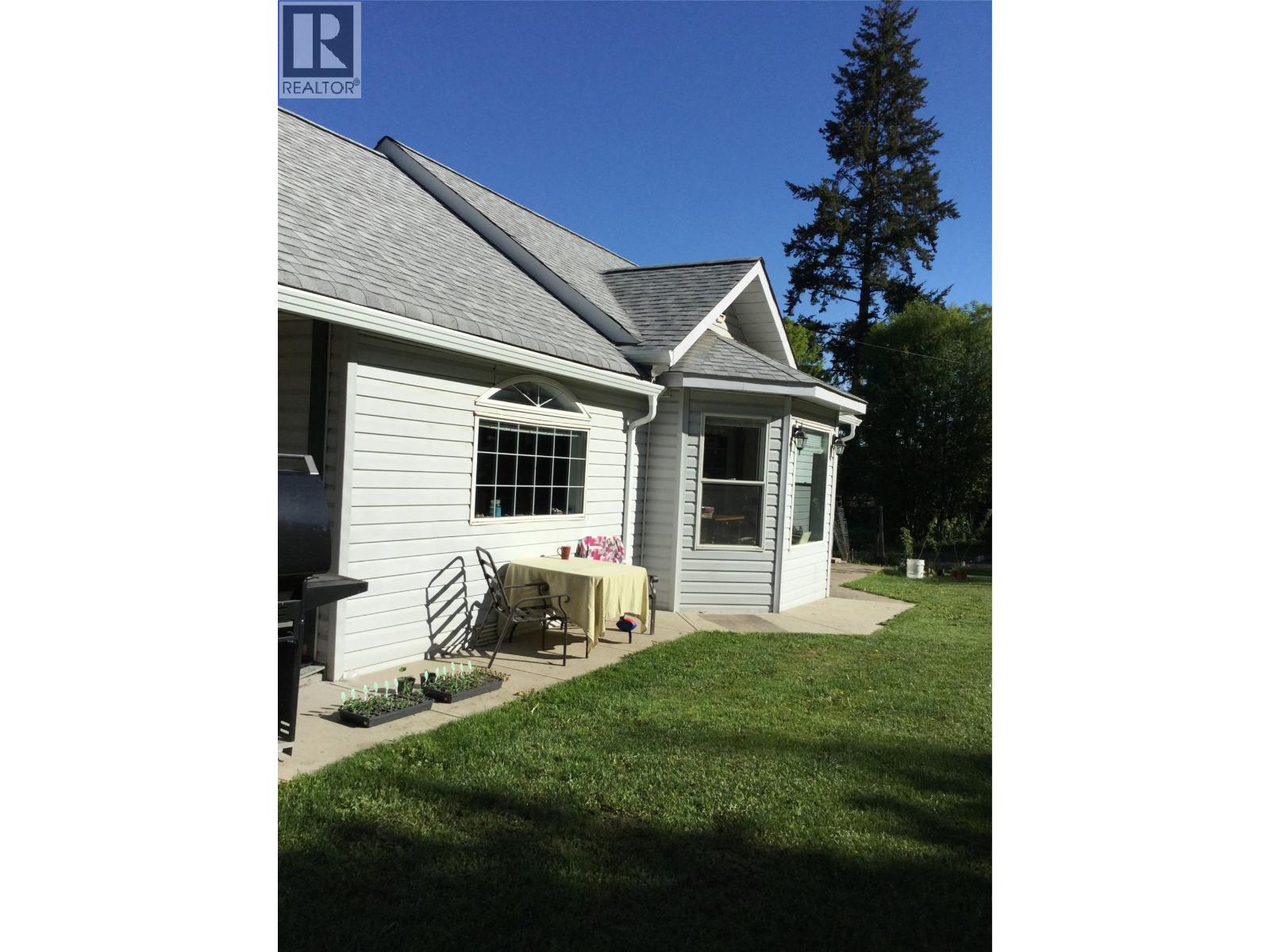  7630 97A Highway, Mara