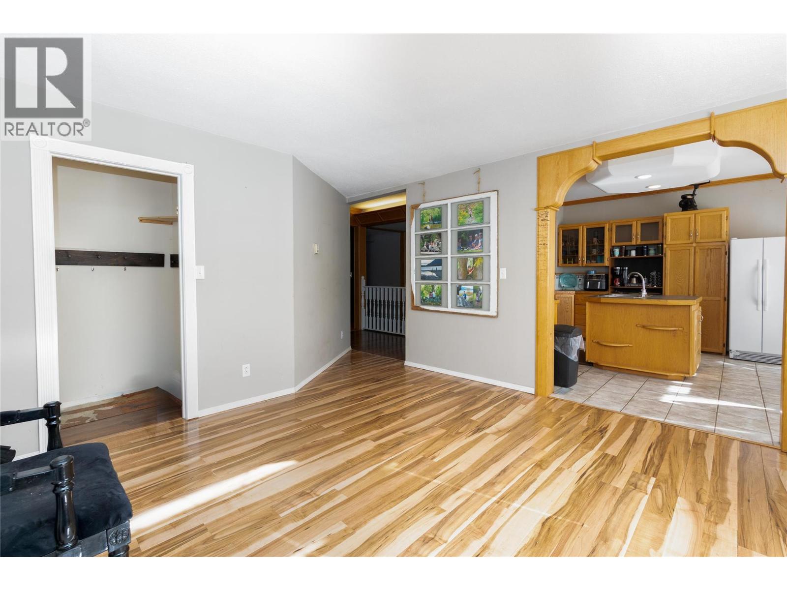  7630 97A Highway, Mara