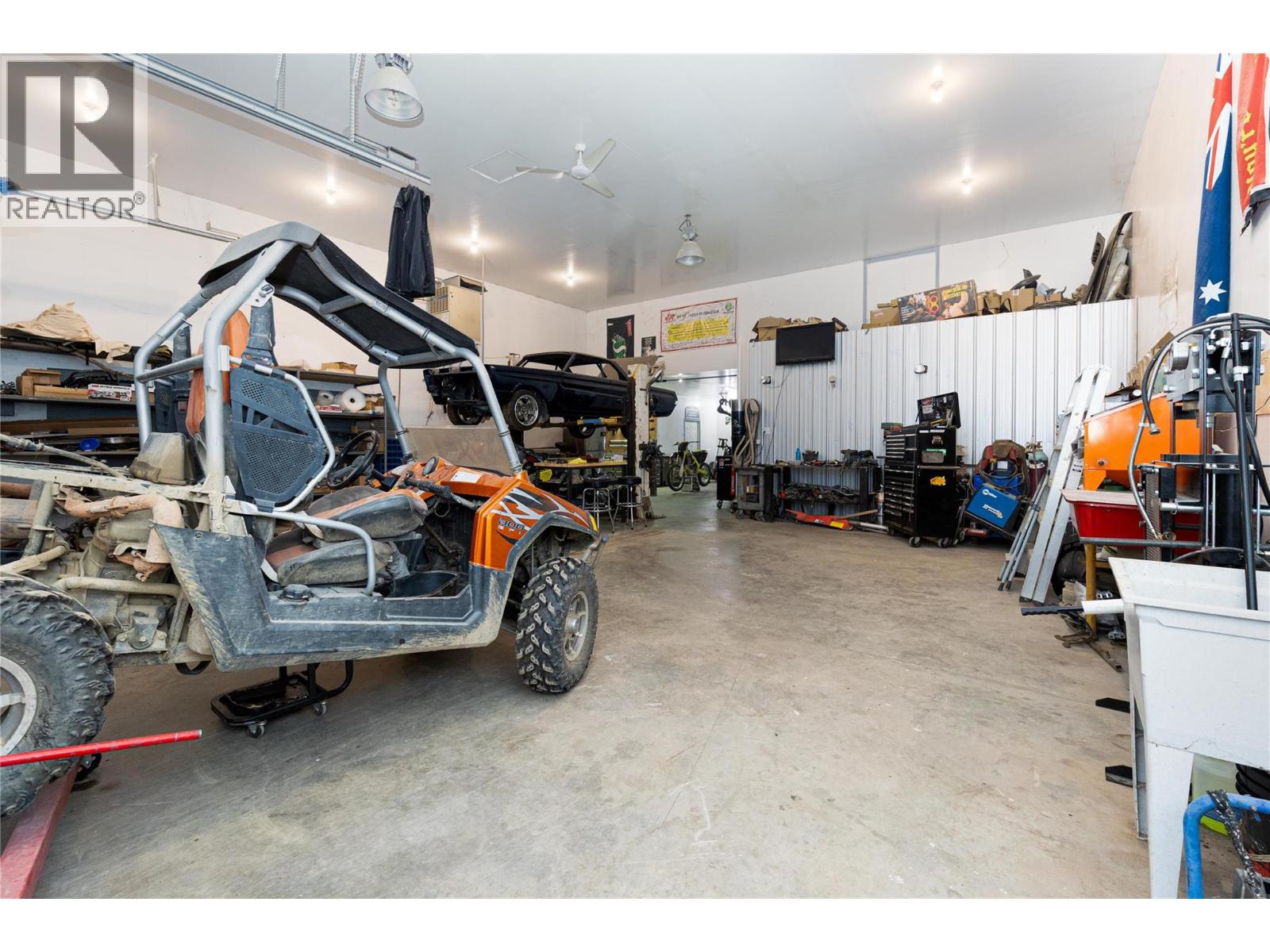  7630 97A Highway, Mara