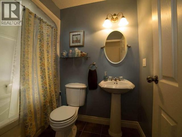 148 & 150 DAWSON DRIVE - 28